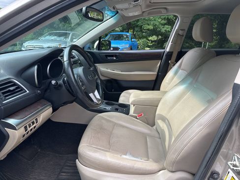 Used 2015 Subaru Outback 2.5i Limited AWD/4WD image 9