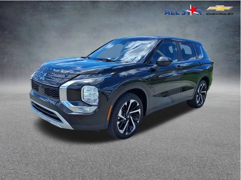 Used 2023 Mitsubishi Outlander SE FWD image 1