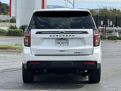 Used 2024 Chevrolet Suburban RST w/ Luxury Package AWD/4WD image 5