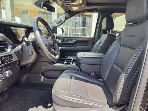 Used 2025 GMC Yukon XL Denali w/ Sun & Power Step Package AWD/4WD image 26