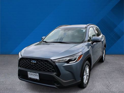 Used 2023 Toyota Corolla Cross LE w/ Moonroof Package AWD/4WD image 5