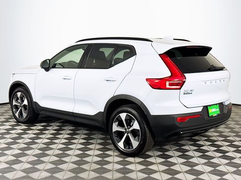 Used 2026 Volvo XC40 B5 Plus AWD/4WD image 6