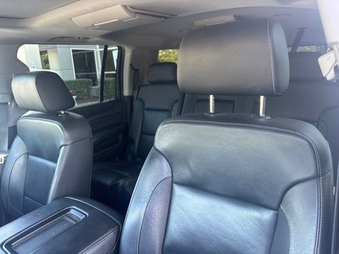Used 2018 Chevrolet Suburban LT RWD image 8