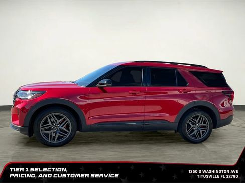 Used 2025 Ford Explorer ST RWD image 3