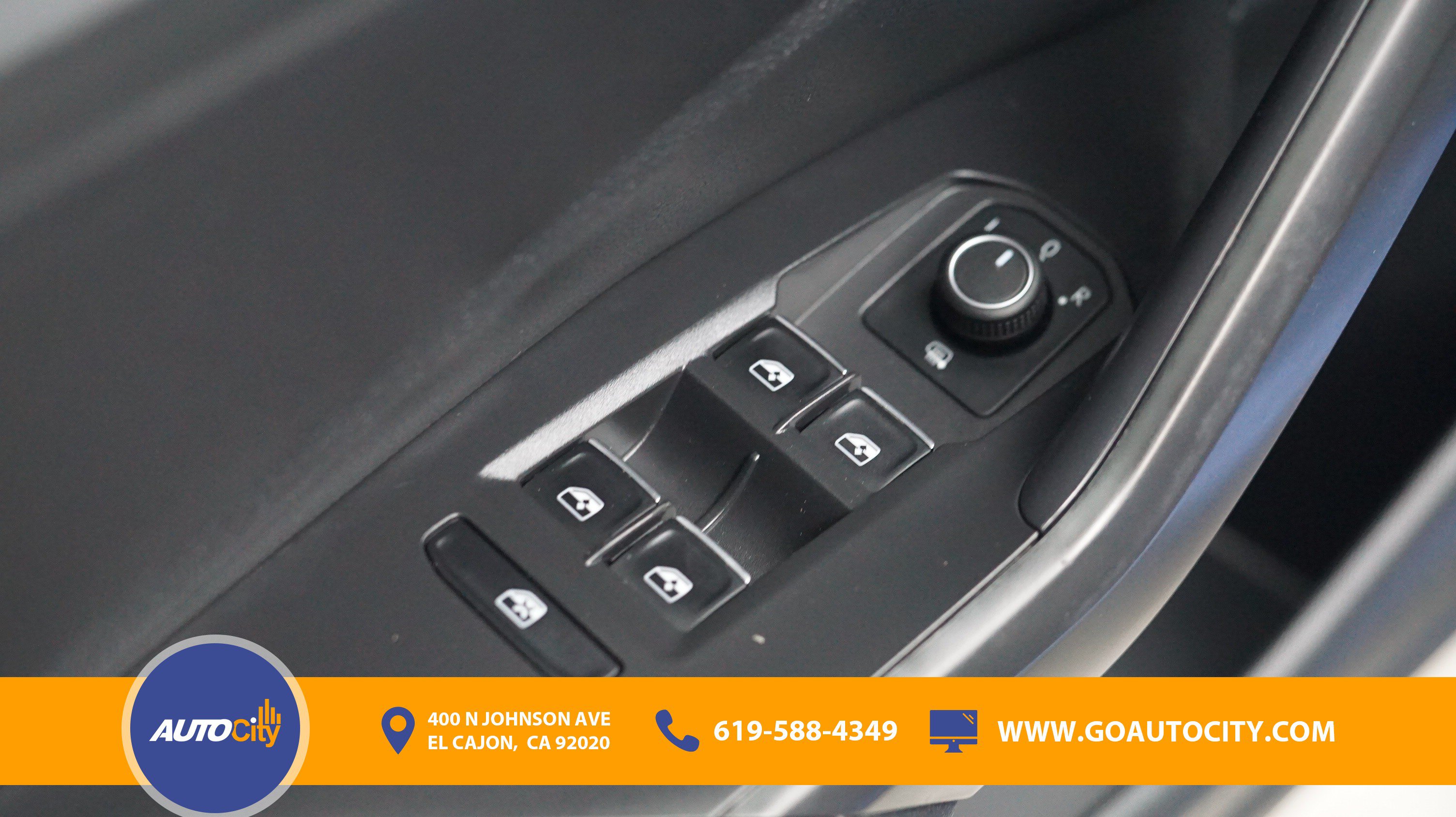 Used 2024 Volkswagen Jetta SE FWD image 18