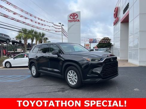 Used 2024 Toyota Grand Highlander XLE image 1