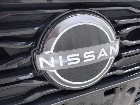 Used 2025 Nissan Altima 2.5 SV FWD image 9