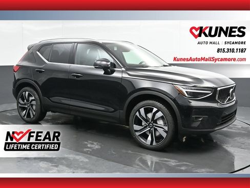 Used 2025 Volvo XC40 B5 Ultra w/ Climate Package AWD/4WD image 1