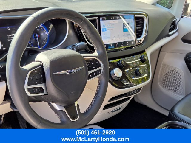 Used 2024 Chrysler Pacifica Touring-L FWD image 9