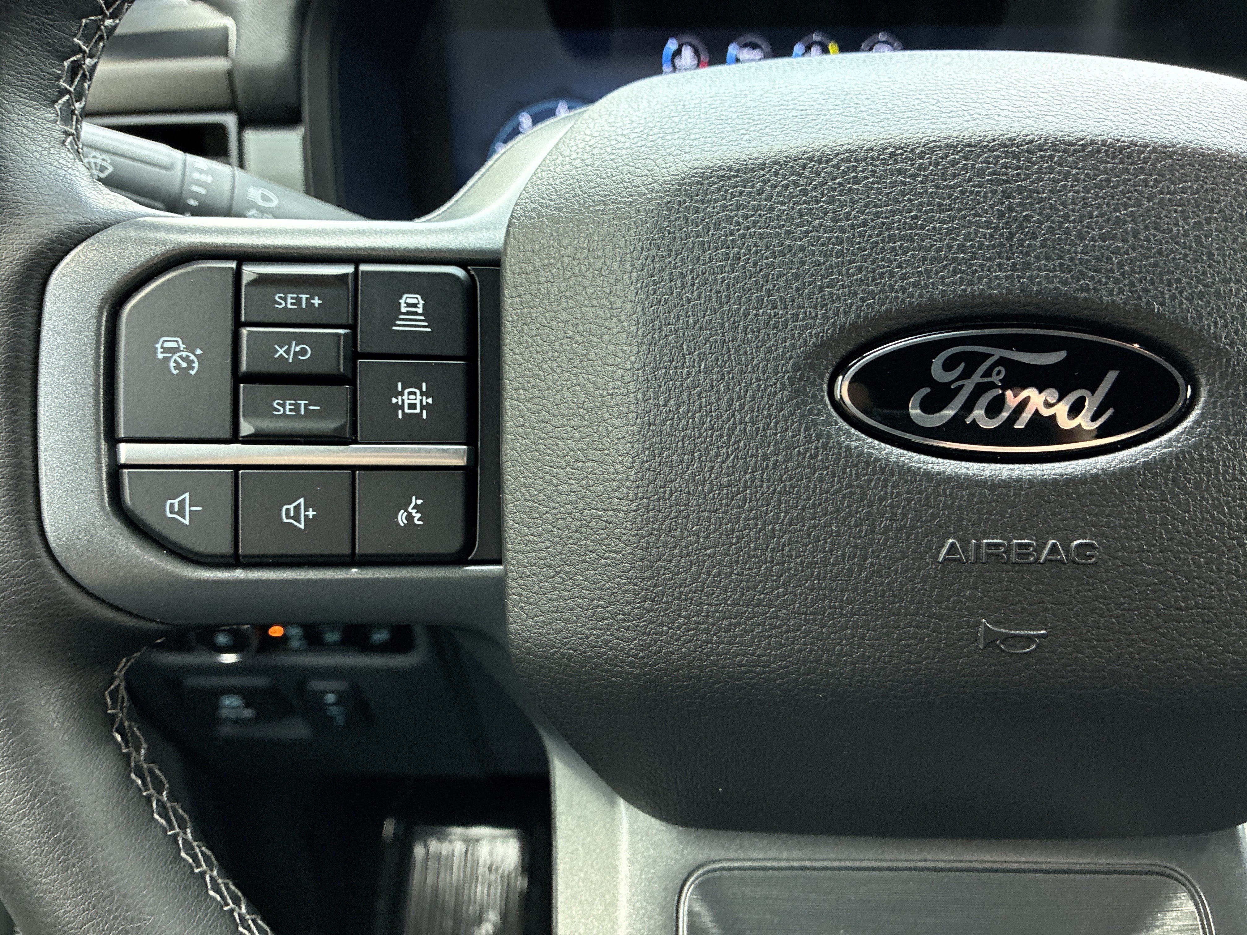 Used 2025 Ford F150 Lariat w/ Equipment Group 501A Mid AWD/4WD image 19