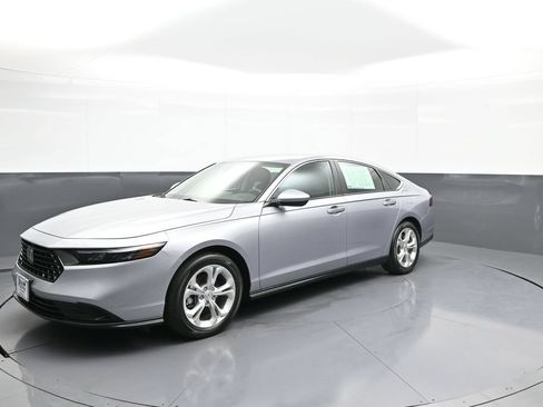 Used 2023 Honda Accord LX image 10