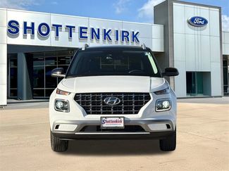 Used 2025 Hyundai Venue Limited video 2