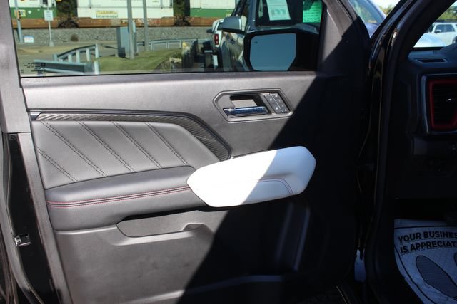 Used 2024 GMC Canyon AT4X AWD/4WD image 17