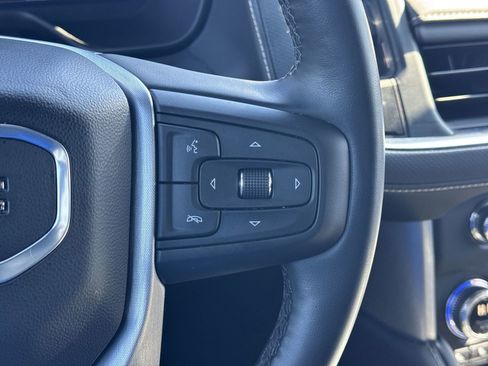 Used 2024 GMC Yukon SLT w/ SLT Premium Package image 20