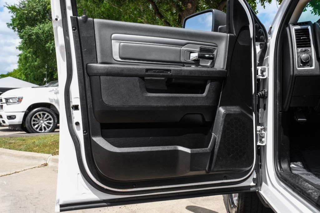 Used 2022 RAM 1500 Classic SLT RWD image 40
