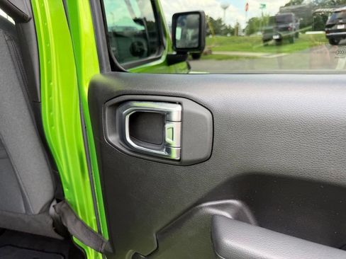 Used 2025 Jeep Gladiator Sport AWD/4WD image 33
