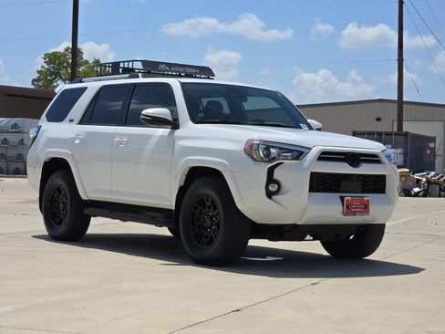Used 2023 Toyota 4Runner SR5 Premium w/ Moonroof Package RWD image 7