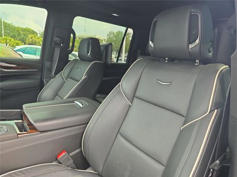Used 2024 Cadillac Escalade ESV Premium Luxury w/ Performance Package AWD/4WD image 19