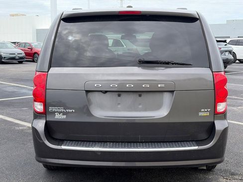 Used 2019 Dodge Grand Caravan SXT FWD image 3
