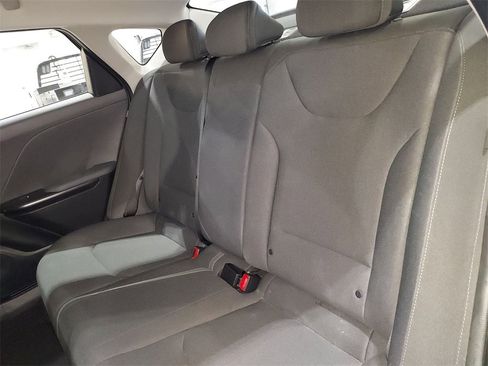 Used 2025 Kia K4 LXS image 27