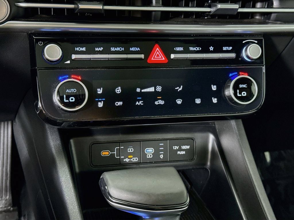 Certified 2025 Hyundai Santa Cruz Limited AWD/4WD image 7