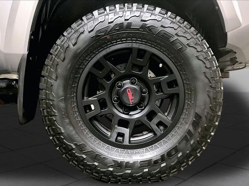 Used 2021 Toyota Tacoma TRD Sport w/ TRD Premium Sport Package AWD/4WD image 10