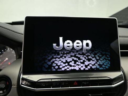 Used 2024 Jeep Compass Limited AWD/4WD image 13