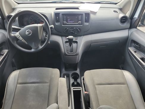 Certified 2018 Nissan NV200 S image 18