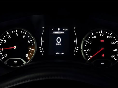 Used 2018 Jeep Renegade Latitude w/ Safety & Security Group image 30