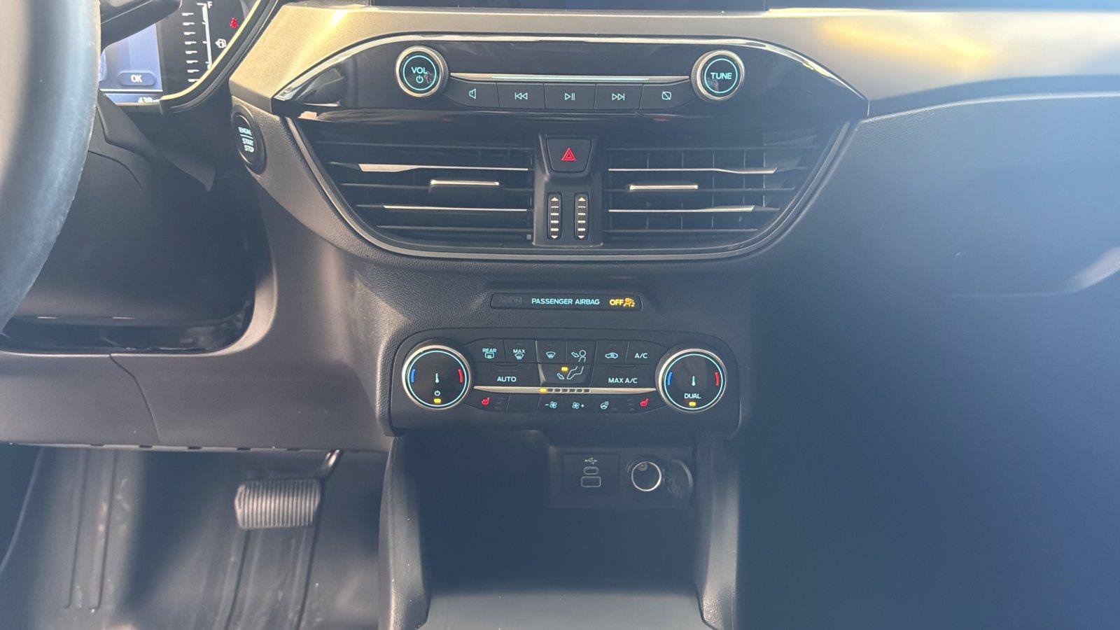Used 2024 Ford Escape Active w/ Cold Weather Package FWD image 23