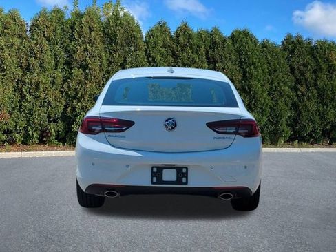 Used 2018 Buick Regal Preferred w/ Driver Confidence Package #1 FWD image 5