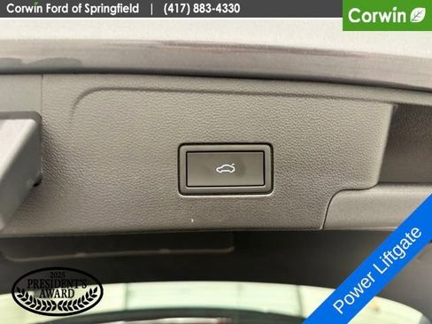 Used 2025 Volkswagen Atlas Cross Sport SE AWD/4WD image 17