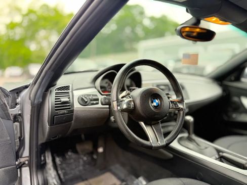 Used 2007 BMW Z4 3.0i RWD image 14
