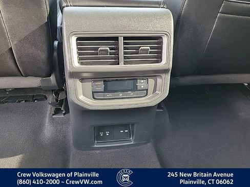 Certified 2024 Volkswagen Atlas SE image 49
