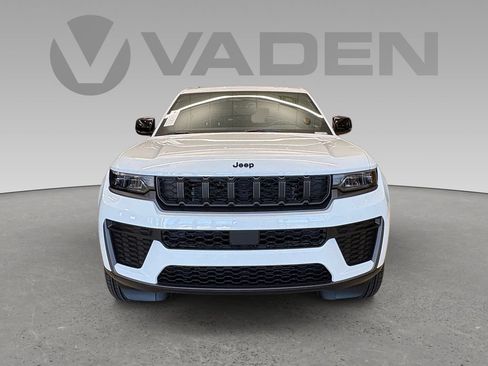 New 2026 Jeep Grand Cherokee Altitude RWD image 22