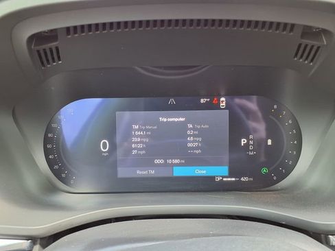 Used 2025 Volvo XC60 B5 Plus AWD/4WD image 31