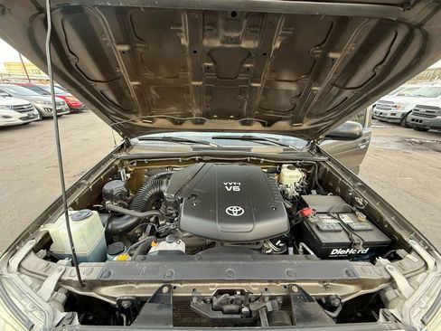 Used 2014 Toyota Tacoma 4x4 Double Cab w/ TRD Off-Road Package image 33