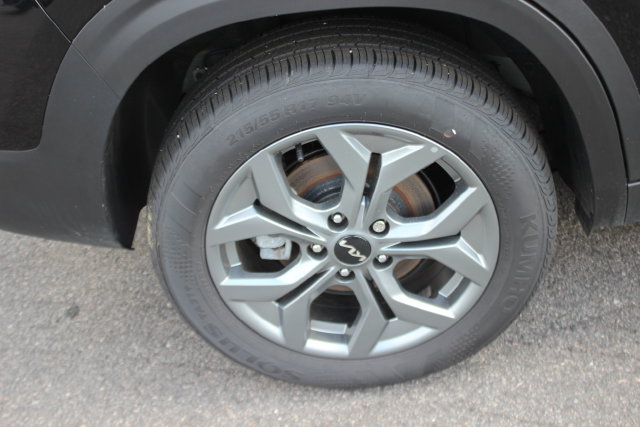 Certified 2025 Kia Seltos LX AWD/4WD image 35