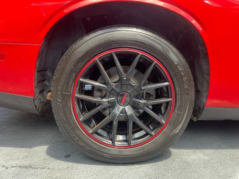 Used 2016 Dodge Challenger SXT image 20