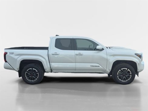 Used 2024 Toyota Tacoma TRD Sport w/ TRD Sport Upgrade Package image 3