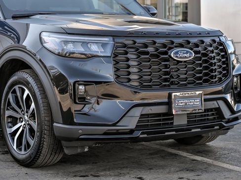 Used 2025 Ford Explorer ST-Line image 11