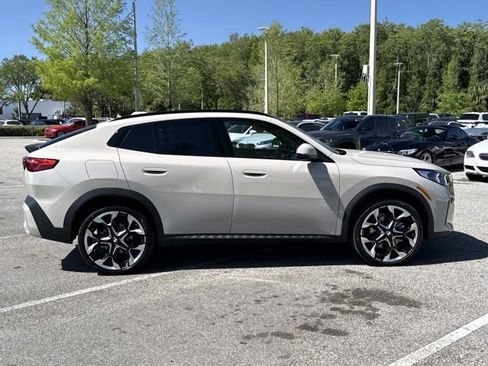 New 2026 BMW X2 xDrive28i w/ Technology Package AWD/4WD image 2
