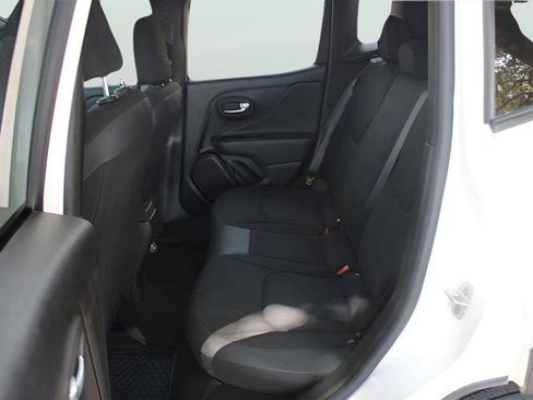 Used 2020 Jeep Renegade Altitude w/ UConnect 8.4 Nav Group image 20