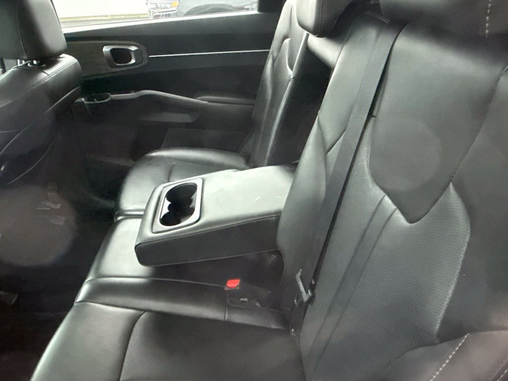Used 2022 Kia Sorento S w/ Panoramic Sunroof Package AWD/4WD image 17