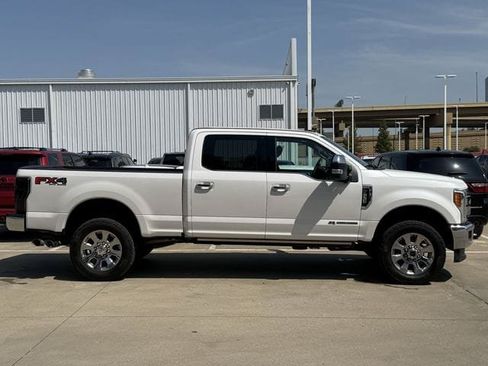 Used 2019 Ford F250 King Ranch w/ King Ranch Ultimate Package AWD/4WD image 3