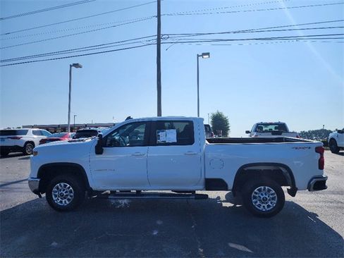 Used 2024 Chevrolet Silverado 2500 LT image 4