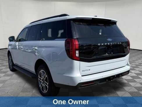 Used 2025 Ford Expedition Active AWD/4WD image 3