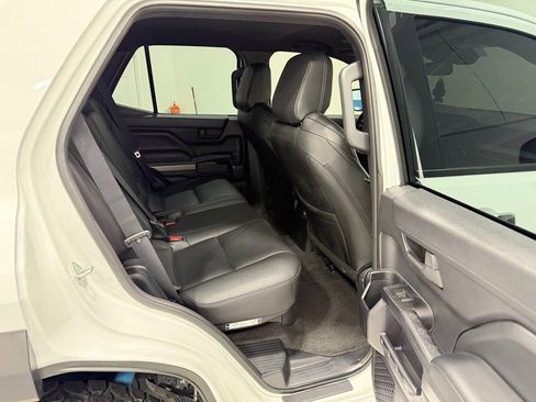 Used 2025 Toyota 4Runner TRD Off-Road image 33