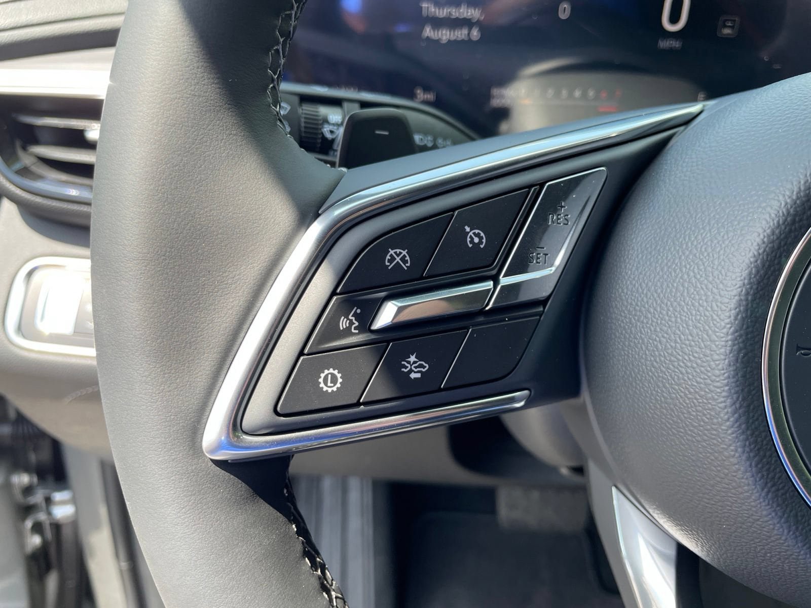 New 2026 Buick Enclave Preferred w/ Power Package FWD image 18