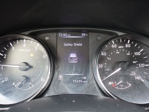 Used 2017 Nissan Rogue Sport SL w/ SL Premium Package image 34